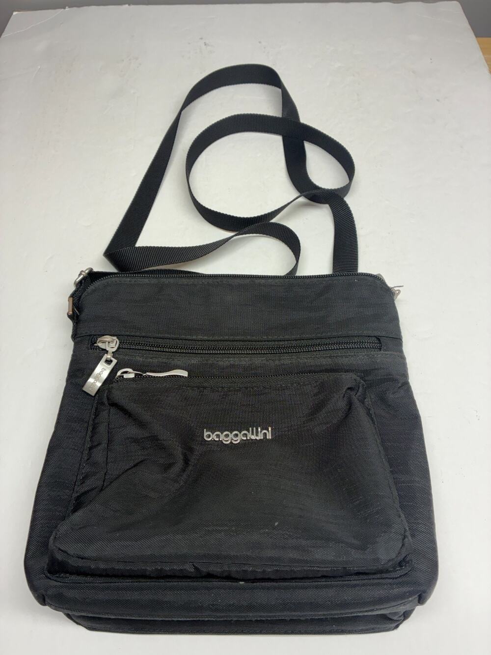 Baggallini Black Nylon Crossbody Bag Travel Purse Multi Zip Adjustable Strap